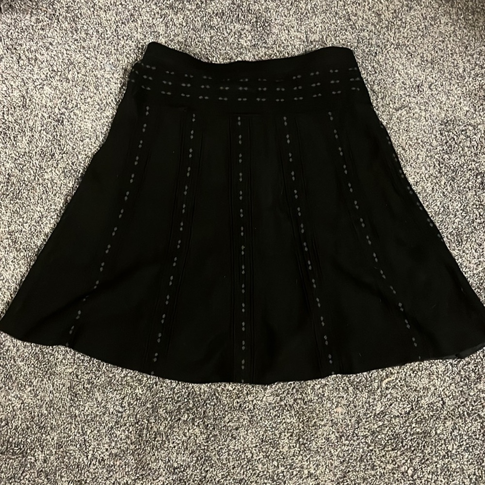 Black skirt mid length circle tail size L